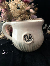 Load image into Gallery viewer, 34. Blooming mug - 450ml P