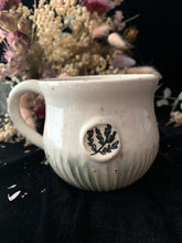Load image into Gallery viewer, 34. Blooming mug - 450ml P
